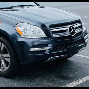 Meet your Posher, Adam